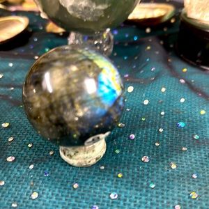 Labradorite sphere 193 g 51.09mm